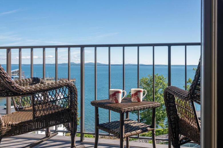Atlantic Oceanside Hotel & Conference Center