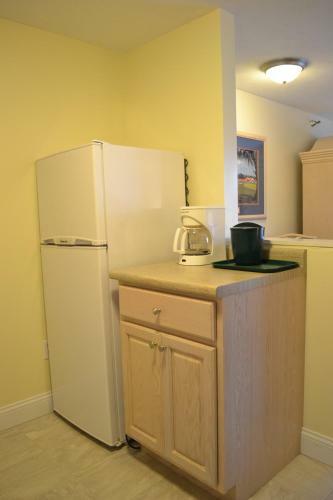 Hotel Seafarer Condominium Resort