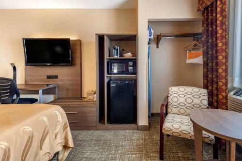 Hotel Super 8 Sanford Maine