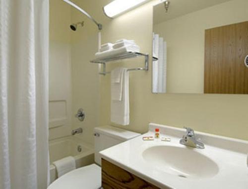 Hotel Super 8 Lexington Park/california Area