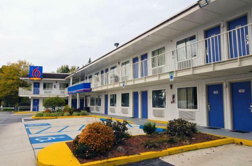 Motel 6 Camp Springs
