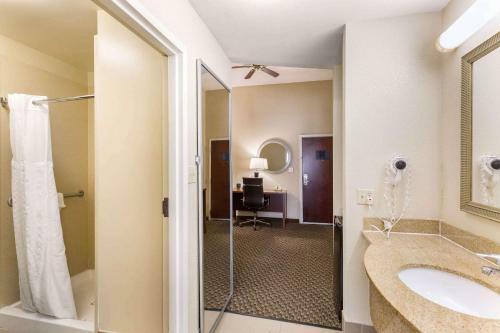 Hotel Comfort Suites Columbia Gateway