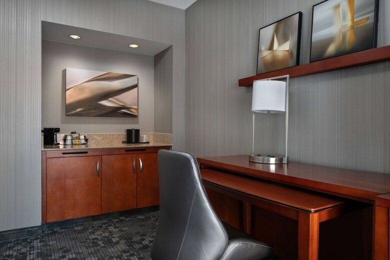 Hotel Courtyard By Marriott Phoenix Camelback