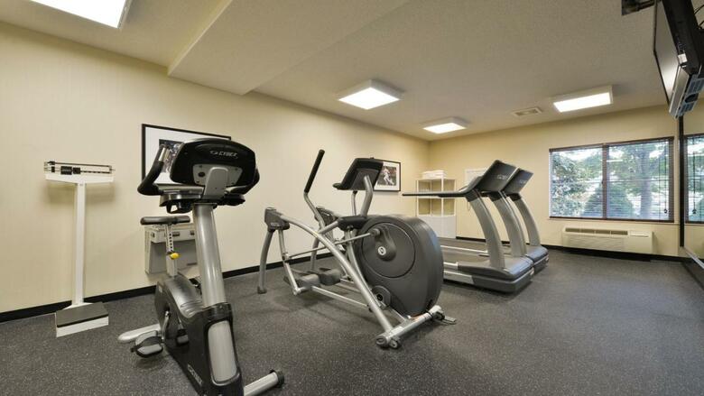 Holiday Inn Express Boston/milford Hotel