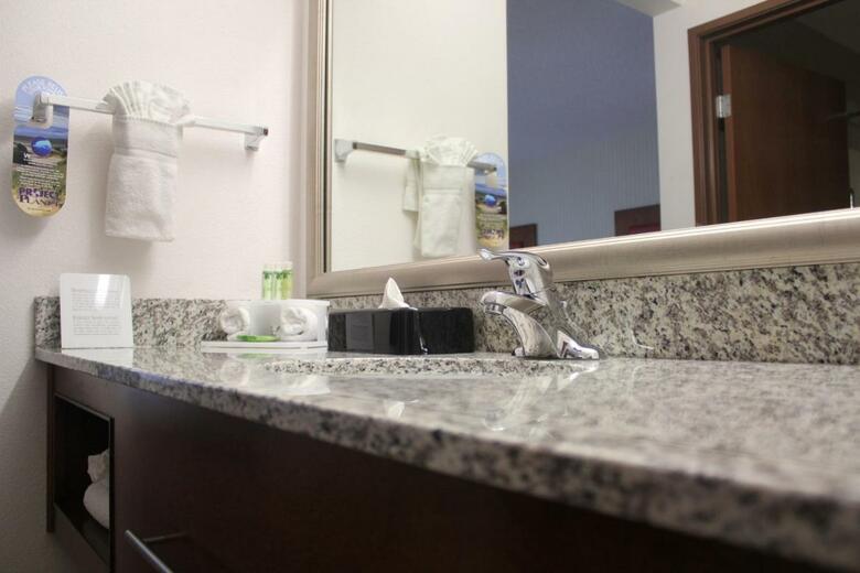 Holiday Inn Express Boston/milford Hotel