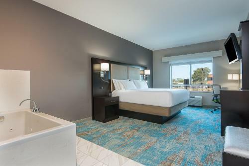 Hotel Holiday Inn Express & Suites Norwood