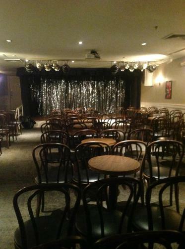 Hostal The Crown & Anchor