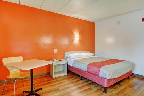 Motel 6 Providence East