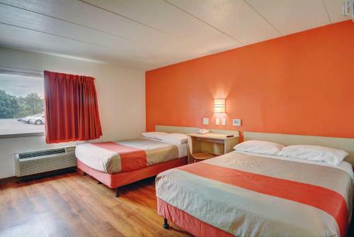 Motel 6 Providence East