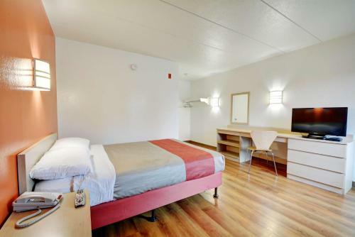 Motel 6 Providence East
