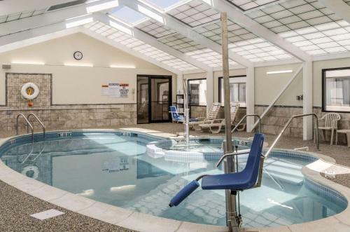 Hotel Comfort Inn & Suites West Springfield