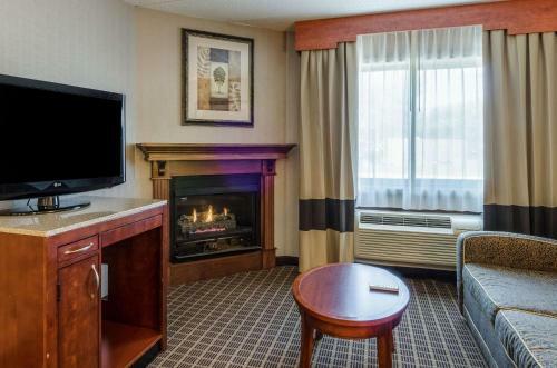 Hotel Comfort Inn & Suites West Springfield