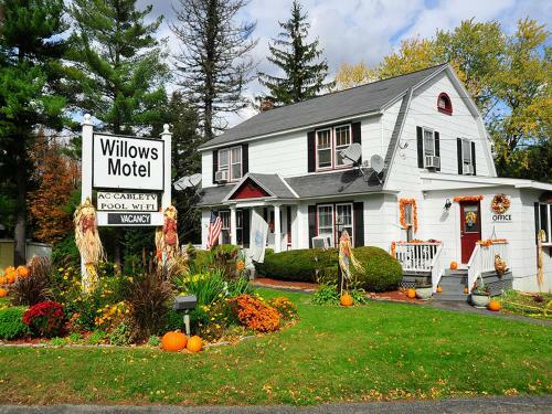 Willows Motel
