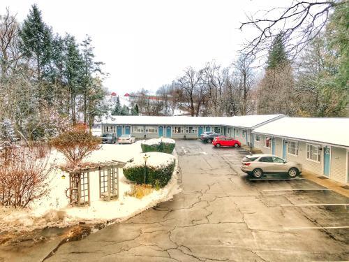 Maple Terrace Motel