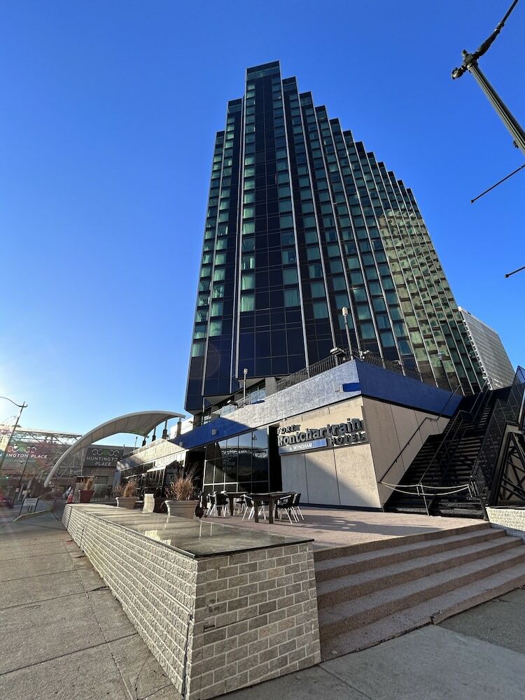Hotel Crowne Plaza Detroit Downtown Riverfront