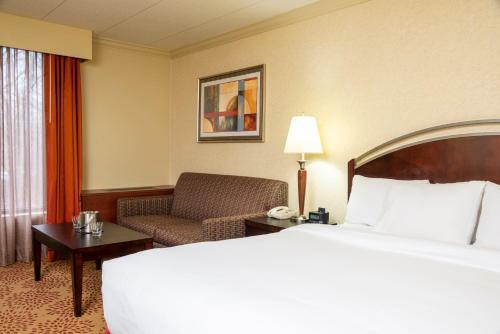 Hotel Doubletree By Hilton Grand Rapids-airport