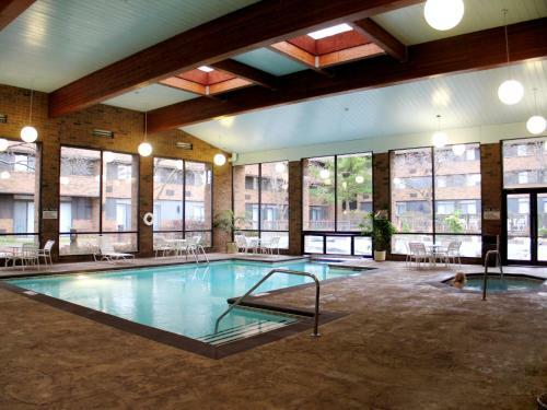 Crowne Plaza Hotel Grand Rapids - Airport