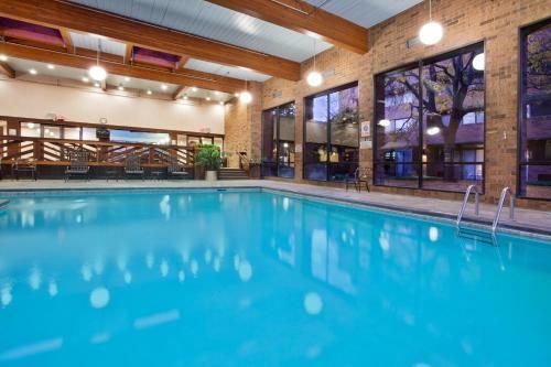 Crowne Plaza Hotel Grand Rapids - Airport