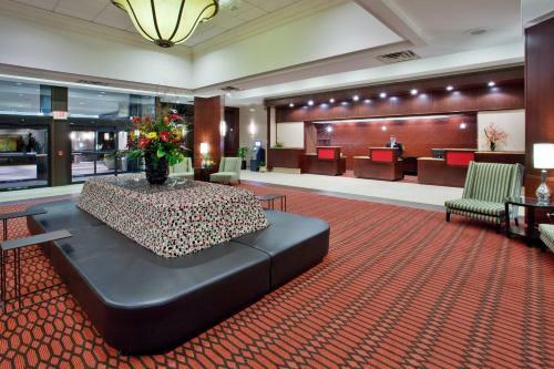 Crowne Plaza Hotel Grand Rapids - Airport