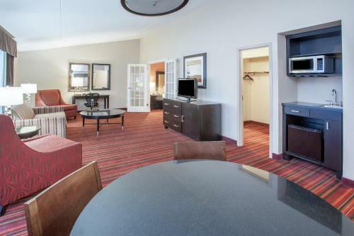 Crowne Plaza Hotel Grand Rapids - Airport