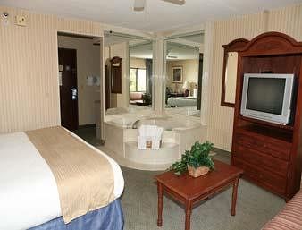 Hotel Baymont Inn And Suites Kalamazoo