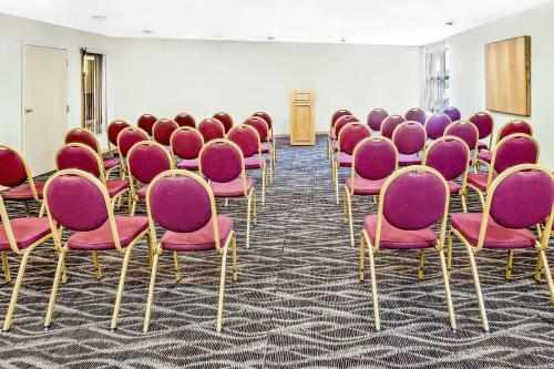 Motel Days Inn And Suites Kalamazoo
