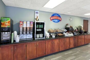 Motel Baymont Inn And Suites Midland
