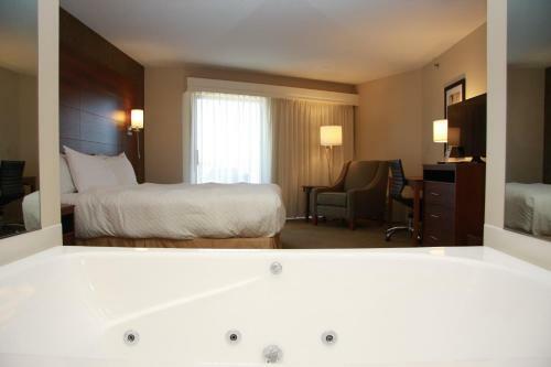 Motel Budget Host Inn & Suites