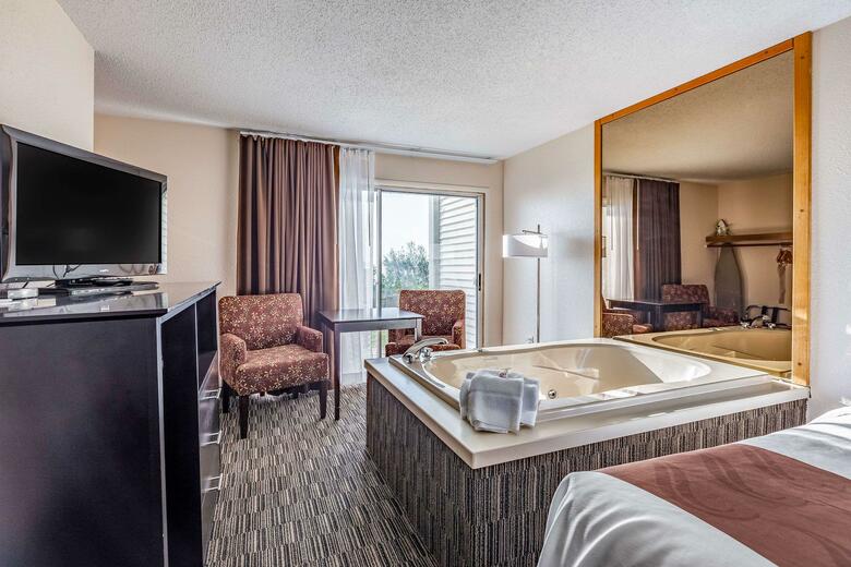Hotel Quality Inn Lakefront
