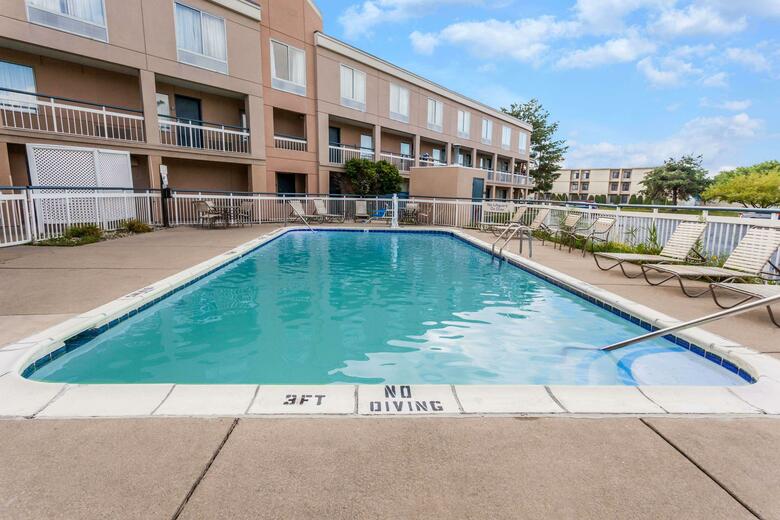 Hotel Days Inn & Suites By Wyndham Warren