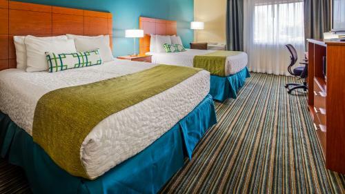 Hotel Baymont Inn And Suites Warren