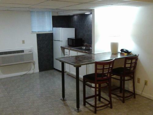 Hotel 5th Avenue Inn & Suites