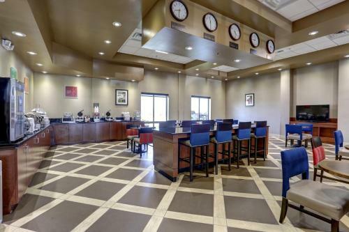 Hotel Comfort Suites Batesville