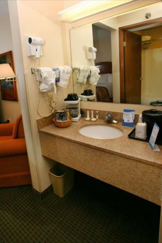 Hotel Baymont By Wyndham Hattiesburg