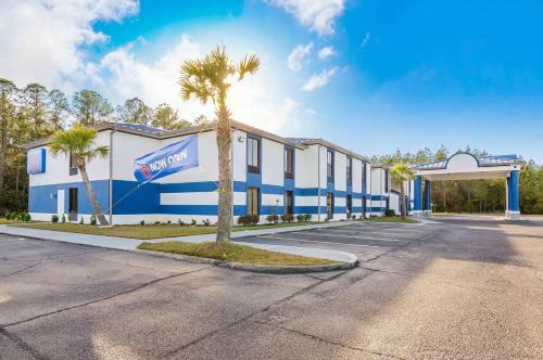 Hotel Deluxe Inn & Suites - Moss Point