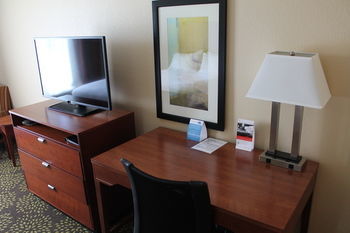 Holiday Inn Express Hotel & Suites Starkville