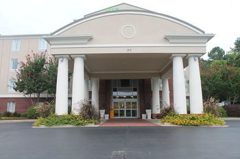 Holiday Inn Express Hotel & Suites Starkville