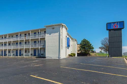 Hotel Motel 6 Blue Springs