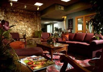 Hotel Cascades Inn