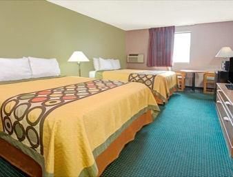 Hotel Super 8 Eureka/six Flags Nearby