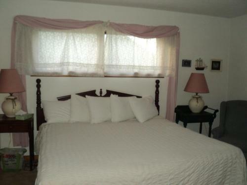 Posada Harbor Haus Inn & Suites