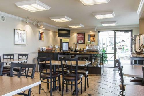 Hotel Econo Lodge Inn & Suites Joplin