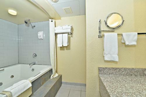 Hotel Best Western Center Pointe Inn