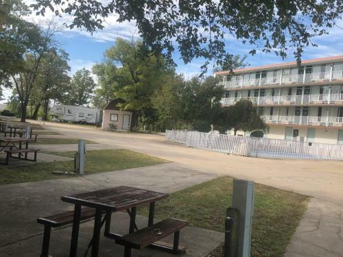 Hotel Willow Tree Inn Branson