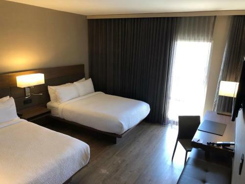 AC Hotel By Marriott Kansas City Westport