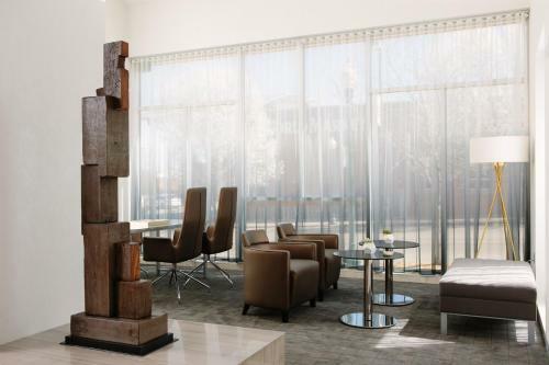 AC Hotel By Marriott Kansas City Westport
