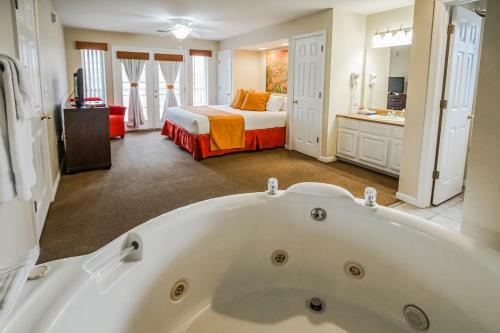 Hotel Surreys' Grand Crowne Resort