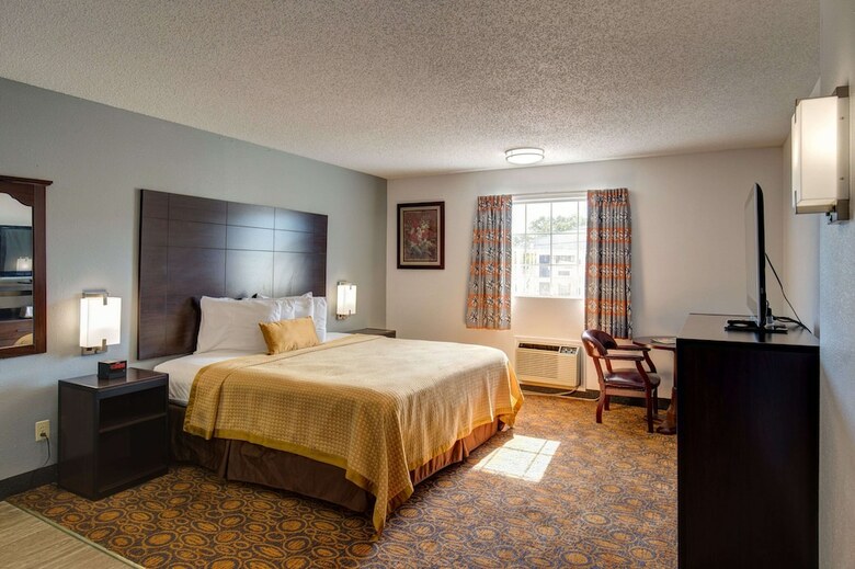 Hotel Southern Oaks Inn