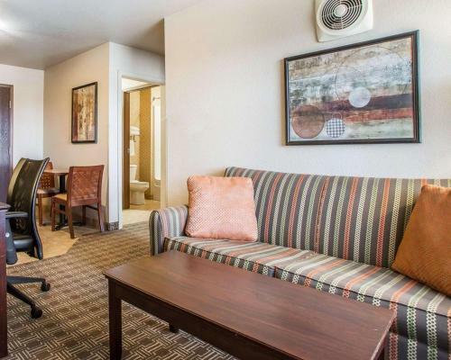 Hotel Mainstay Suites Saint Robert