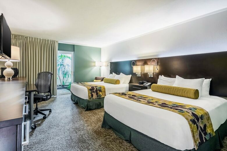 Ramada Plaza Hotel & Oasis Convention Center
